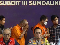 Potret Tersangka Pengoplosan Elpiji 3 Kg ke 12 Kg Tertunduk Malu