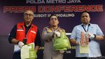 Potret Tersangka Pengoplosan Elpiji 3 Kg ke 12 Kg Tertunduk Malu