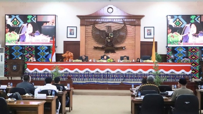 Rapat paripurna penetapan AKD DPRD NTB, Kamis (17/10/2024). (Helmy Akbar/detikBali)