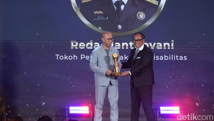 Reda Manthovani Raih Penghargaan di detikcom Awards 2024 Jaksa Agung Muda Bidang Intelijen (Jamintel Kejaksaan RI) Reda Manthovani meraih detikcom Awards 2024. Ia meraih penghargaan kategori Tokoh Pejuang Hak-hak Disabilitas.