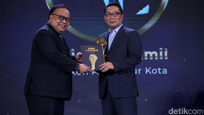 Ridwan Kamil Sang Tokoh Arsitektur Kota Ridwan Kamil meraih penghargaan pada detikcom Awards 2024. Dia menjadi Tokoh Arsitektur Kota.