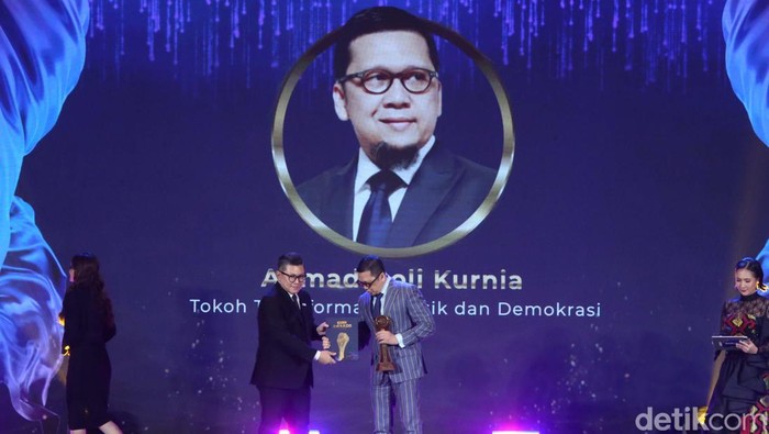 Selamat Ahmad Doli Kurnia Raih detikcom Awards 2024 Ketua Komisi II DPR RI, Ahmad Doli Kurnia meraih detikcom Awards 2024. Ia meraih kategori Tokoh Transformasi Politik dan Demokrasi.