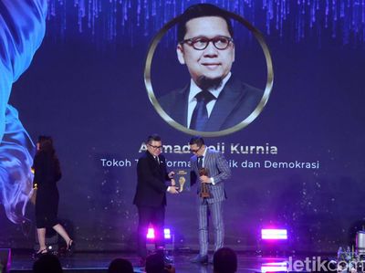 Selamat! Ahmad Doli Kurnia Raih detikcom Awards 2024
