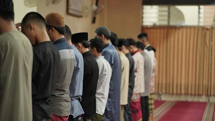 Niat sholat berjamaah.