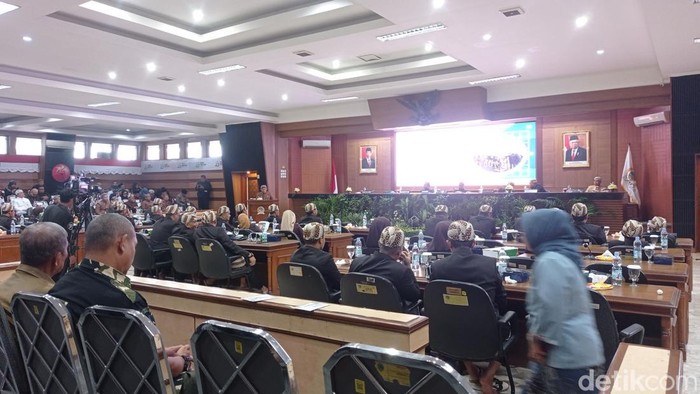 Suasana rapat paripurna hari jadi Kota Tasikmalaya