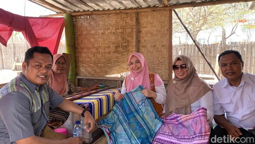 Tenun halal dari Desa Maringkik, Keruak, Lombok Timur.

Nathea Citra/detikBali