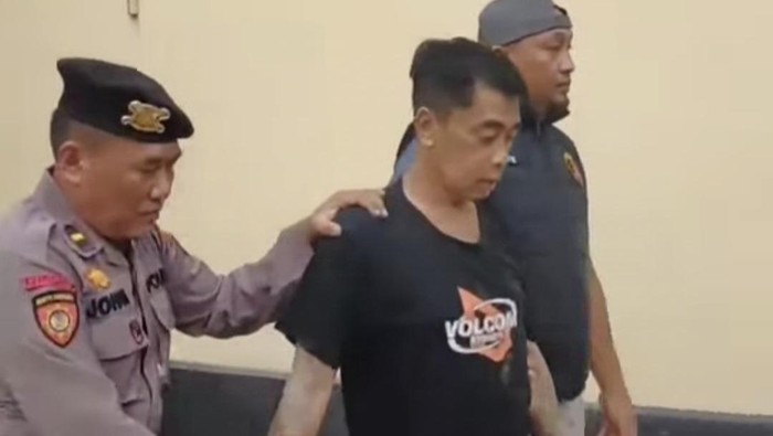 Tersangka REN diamankan Polsek Gamping, Sleman, Rabu (16/10/2024).