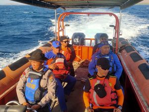 Kapal Nelayan Rute Kalimantan-Lombok Tenggelam, Lima Penumpang Selamat