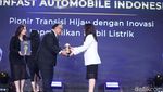 VinFast Raih Penghargaan Pionir Transisi Hijau dengan Inovasi Kepemilikan Mobil Listrik