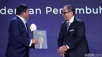 Kinerja BSI yang positif ini juga didukung oleh pengelolaan risiko yang baik. Per Juni 2024, pembiayaan BSI mencapai Rp 257,39 triliun atau tumbuh 15,99% yoy. Sementara, non performing financing (NPF) turun ke level 1,99% secara gross jauh, membaik dibanding Juni 2023 sebesar 2,31%.  