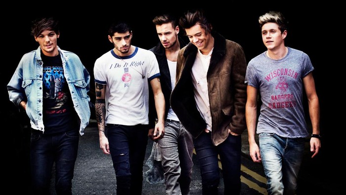 THE X FACTOR: The world's biggest boy band, One Direction, returns to THE X FACTOR stage for the world debut performance of their single, 