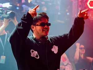 Petjah! Adnan Veron Kini Selabel Bareng Martin Garrix-Marshmello