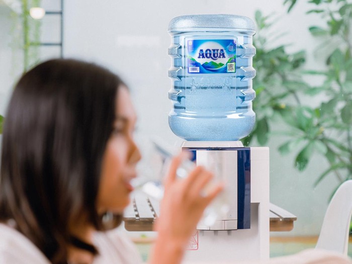 Air minum AQUA galon
