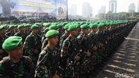 TNI menggelar apel pengamanan pelantikan presiden dan wakil presiden di Monas, Jakarta Pusat, Jumat (18/10/2024).
