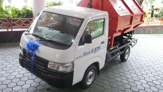 Bantuan bank sampah dari BTN untuk Universitas Lampung Bantuan bank sampah dari BTN untuk Universitas Lampung