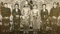 Prabowo merupakan menantu dari Presiden Ke-2 RI Soeharto. Prabowo menikah dengan Siti Hediati Hariyadi, putri Presiden Soeharto dan Tien Soeharto, pada Mei 1983. Pasangan ini dikaruniai seorang anak bernama Ragowo Hediprasetyo, sebelum akhirnya berpisah pada 1998. (Dok. Arsip Nasional RI)