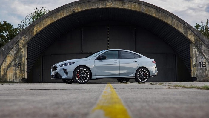 BMW M235 xDrive model tahun 2025