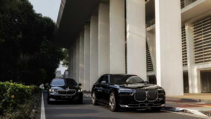 BMW sediakan 45 unit mobil listrik untuk acara pelantikan presiden dan wakil presiden terpilih RI 2024-2029 akhir pekan ini BMW sediakan 45 unit mobil listrik untuk acara pelantikan presiden dan wakil presiden terpilih RI 2024-2029 akhir pekan ini