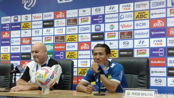 Bojan Hodak dan Henhen Herdiana.