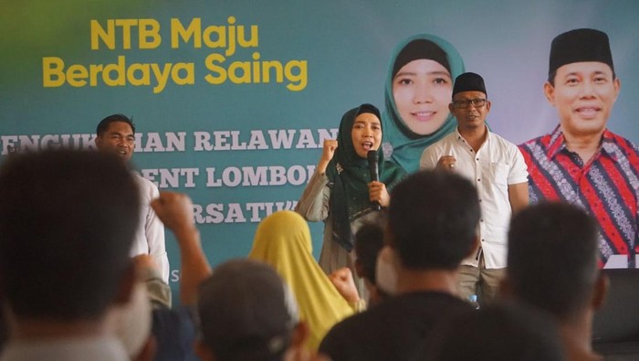 Cagub NTB, Sitti Rohmi Djalillah, saat berkampanye di Lombok Tengah, Jumat (18/10/2024). (Helmy Akbar/detikBali)