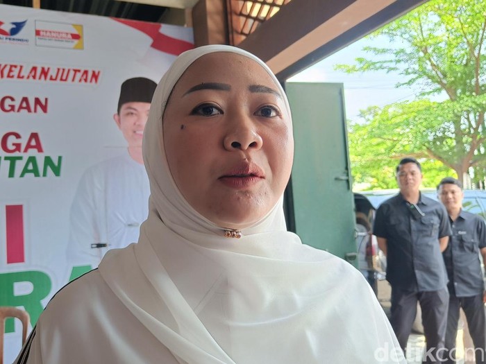 Calon Bupati Purbalingga nomor urut 1, Dyah Hayuning Pratiwi saat ditemui di Posko Pemenangan Tiwi-Hendra di Kabupaten Purbalingga, Jumat (18/10/2024).