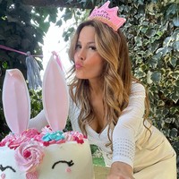 Dikatakan jika kegiatan itu membuatnya tetap kuat selama pemeriksaan. Berbagai acara membuatku lebih kuat. Aku sudah melalui proses pemeriksaan ketidakadilan yang aku alami tapi kehidupan harus tetap berjalan, ujarnya. Foto: Instagram Cathy Barriga