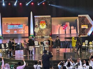 Panggung Debat Kedua Pilgub Jatim: 3 Srikandi Bahas Pelayanan Publik