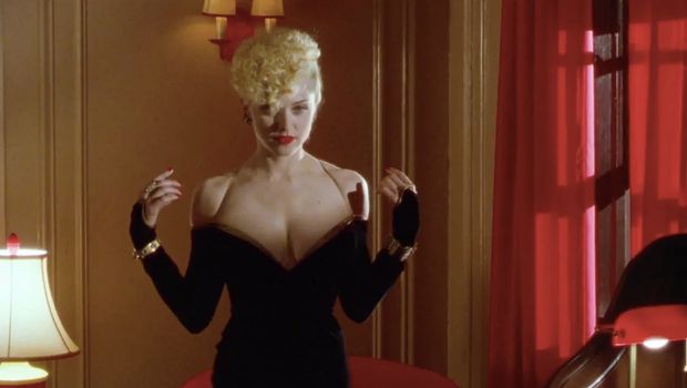 Penampilan Madonna di film Dick Tracy (1990).