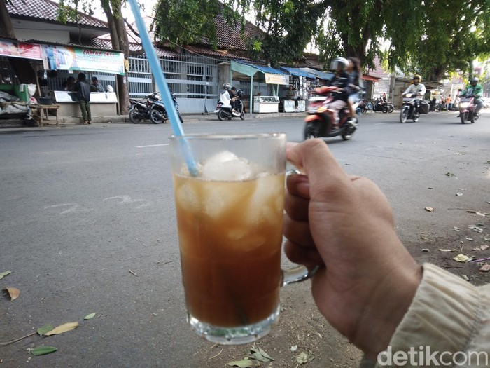 Es Bir Kocok, minuman unik dari Cirebon