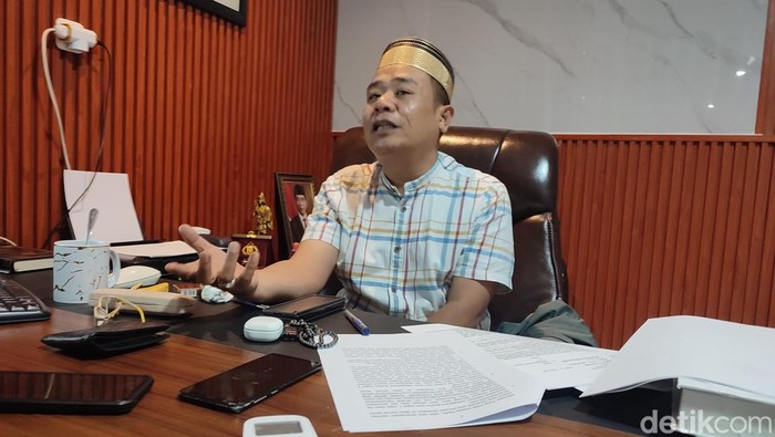 Ketua KPU Sulsel Hasbullah