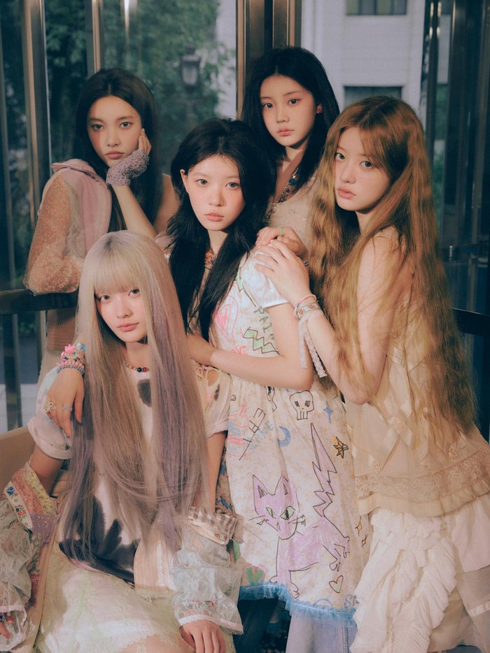 ILLIT Teaser foto ILLIT untuk album ILL LIKE YOU.