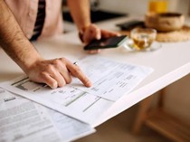 Apa Itu Invoice? Ini Pengertian, Jenis, dan Bedanya dengan Kuitansi