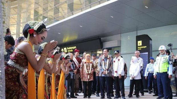 Jelang Akhiri Jabatan Menko Marves, Luhut Resmikan Bandara Dhoho Kediri.