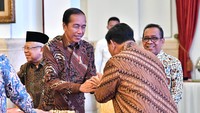 Jokowi juga menyampaikan selamat bekerja kepada Presiden terpilih Prabowo Subianto dan kabinet barunya. Jokowi turut mengucapkan permintaan maaf kepada seluruh jajarannya jika selama masa interaksi dan kerja sama ada hal-hal yang kurang berkenan. (Foto: Vico - Biro Pers Sekretariat Presiden)