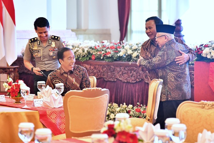 Jokowi makan siang bersama Menteri di Istana Negara