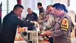 Potret Makan Siang Pamitan Jokowi dan Para Menteri, Ditutup Foto Bareng