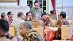 Potret Makan Siang Pamitan Jokowi dan Para Menteri, Ditutup Foto Bareng