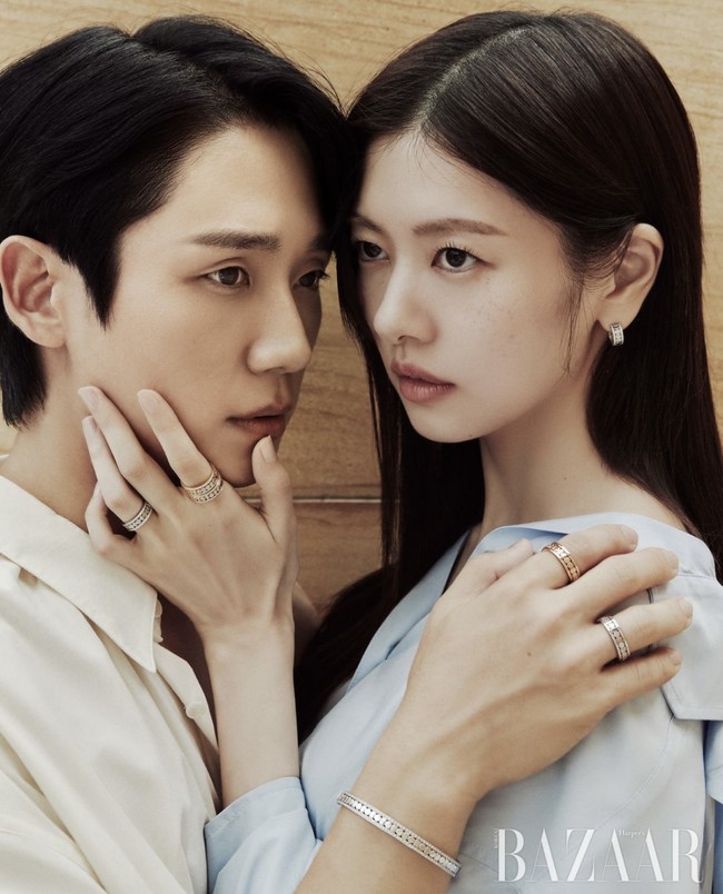 Rumor pacaran Jung Hae In dan Jung So Min dipicu karena keduanya memiliki jadwal pemotretan bersama meskipun sudah menyelesaikan syuting. Foto: dok. Instagram @harpersbazaarkorea