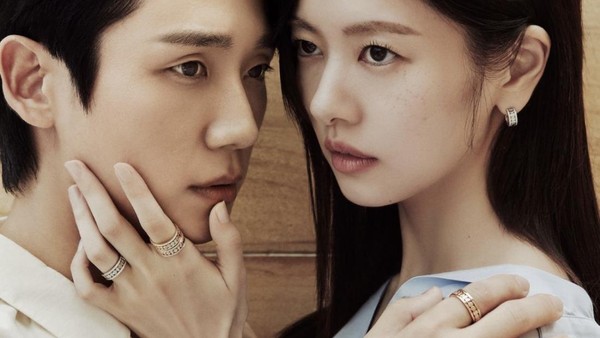 7 Gaya Jung Hae In & Jung So Min Pemotretan di Bali yang Picu Rumor Pacaran