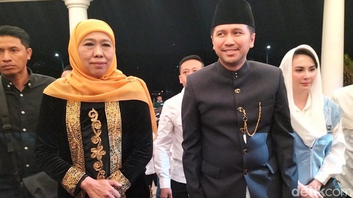 khofifah-emil tiba di lokasi debat perdana pilgub jatim 2024