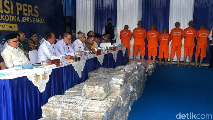 Konferensi pers pengungkapan peredaran 600 Kg ganja dari Aceh ke Sumbar. (M Afdal Afrianto/detikSumut)