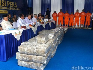 BNN Sumbar Gagalkan Peredaran 600 Kg Ganja dari Aceh, 7 Orang Ditangkap