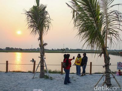 Menikmati Matahari Tenggelam di Pantai Pasir Putih Babelan Bekasi