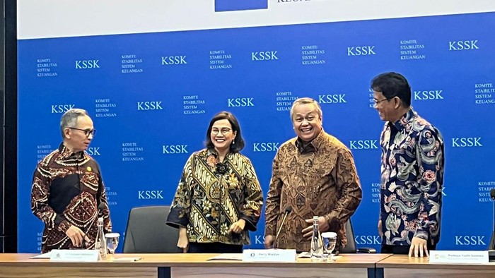 Pertemuan Menteri Keuangan Sri Mulyani Indrawati dan Menko Luhut Binsar Pandjaitan
