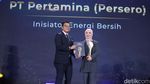 Olah Tebu-Minyak Jelantah, Pertamina Dinobatkan Inisiator Energi Bersih