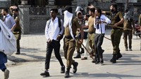 Para mahasiswa menuntut agar sebuah komite dibentuk untuk menyelidiki pemerkosaan seorang mahasiswi di perguruan tinggi tersebut, insiden pelecehan di Perguruan Tinggi Wanita Punjab dan kekerasan baru-baru ini terhadap mahasiswi tersebut. 