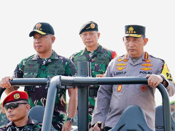 Panglima TNI dan Kapolri dI Apel Pelantikan Presiden