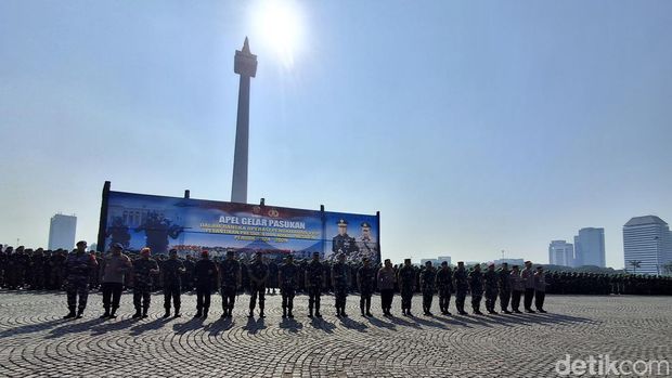 Panglima TNI Jenderal Agus Subiyanto meminta seluruh pasukan untuk mengantisipasi segala ancaman selama prosesi pelantikan Presiden dan Wakil Presiden RI. (Taufiq S/detikcom)
