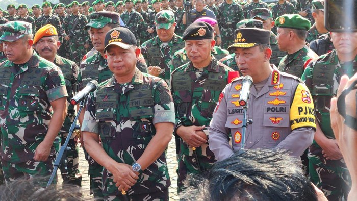 Panglima TNI Jenderal TNI Agus Subiyanto dan Kapolri Jenderal Listyo Sigit Prabowo