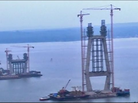 Pembangunan Bentang Tengah Jembatan Suramadu